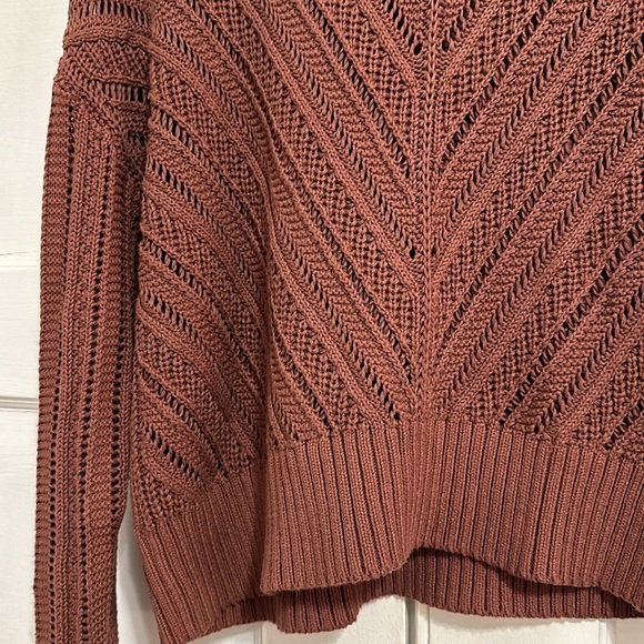 Old navy sweater - Picture 3 of 7